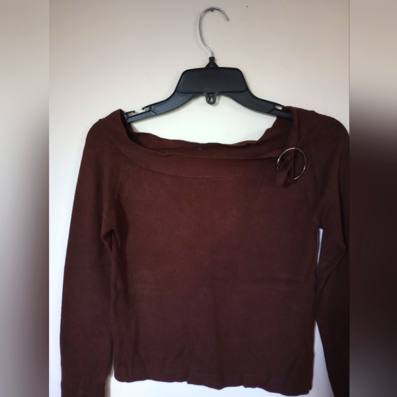 JUNIORS TOP, OFF SHOULDERS NECKLINE, SIZE L, BY EMERGENCY EXIT, BROWNISH - Picture 2 of 2